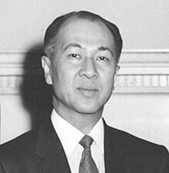 11. นายพจน์ สารสิน