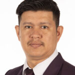 ครูพินิจ ขุนพินิจ